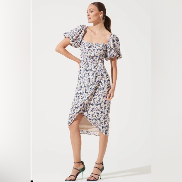 ASTR the Label Ditsy Floral Square Neck Bubble Sleeve Midi Dress - Picture 1 of 12